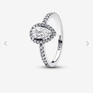 Pandora Sparkling Pear Halo Ring Sterling silver